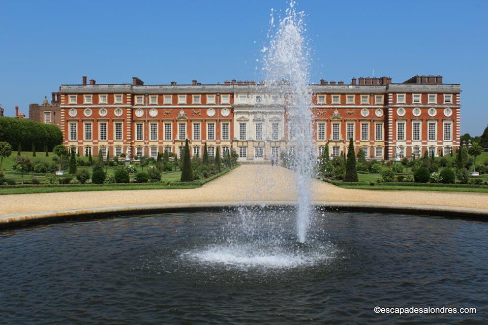 Hampton court palace gardens