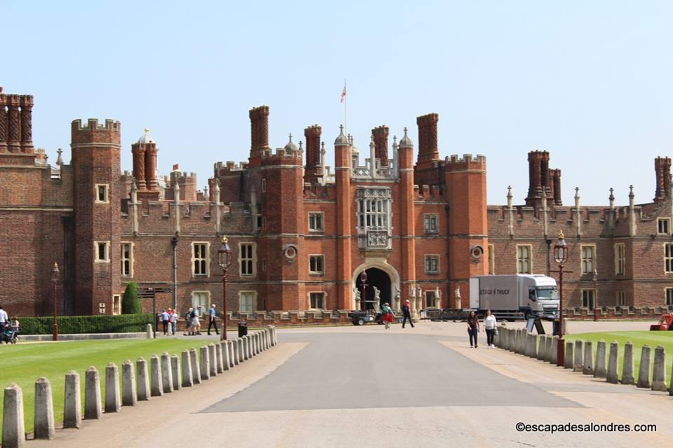 Hampton court palace