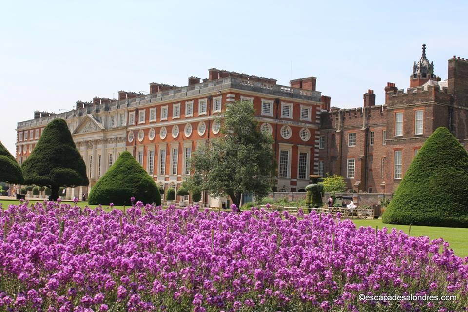 Hampton court palace