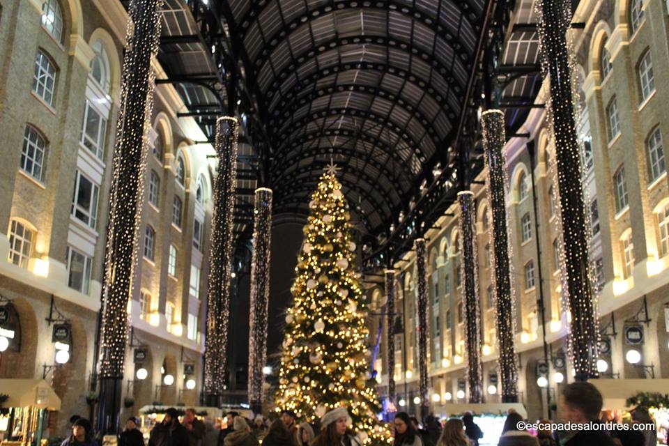 Hays galleria christmas tree
