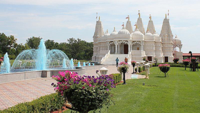 Neasden temple ©kristina d c hoeppner