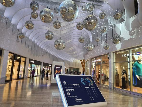Outlet shopping at the o2
