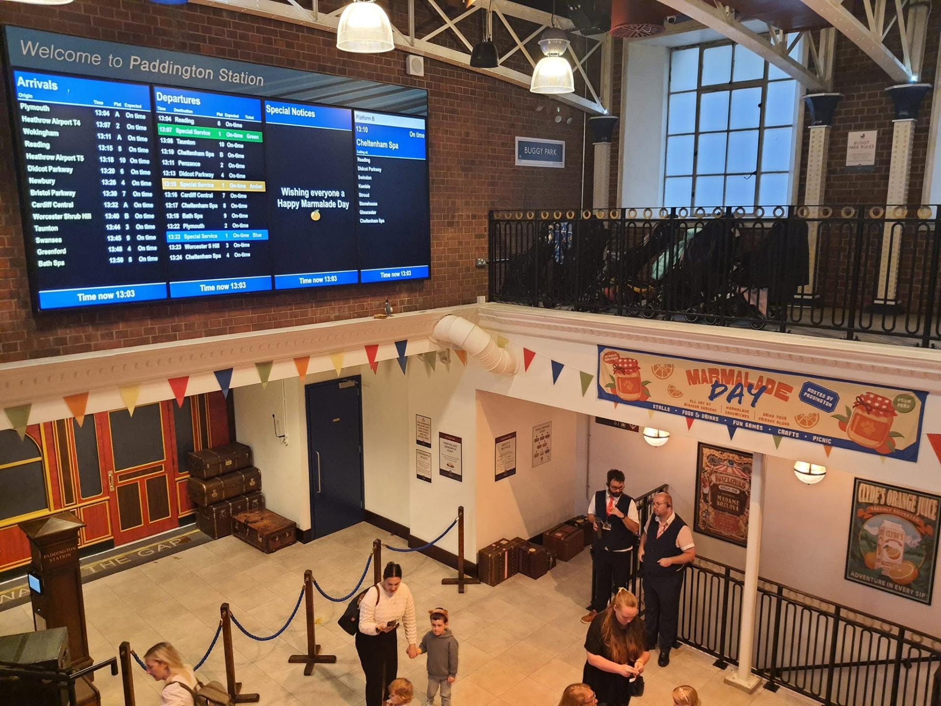 Paddington bear experience gare