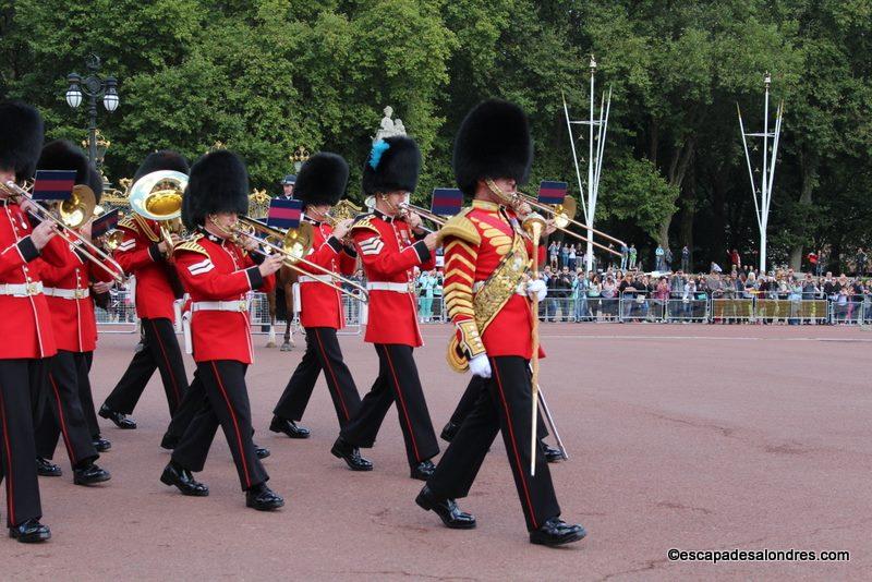 Releve de la garde Royale