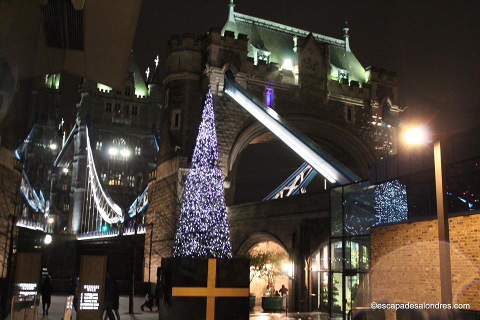 Tower bridge christmas tree